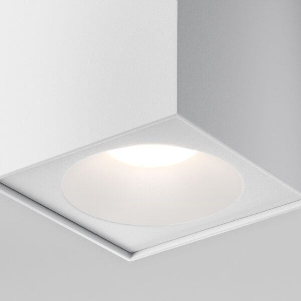 Spot cu design prismatic aplicat rezistent la umezeală și praf Maytoni Zoom GU10 1x10W IP65 alb